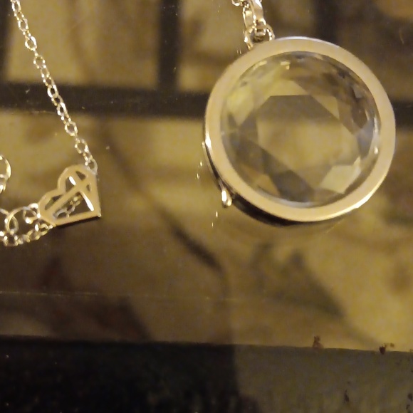 CAITLYN MINIMALIST NECKLACE - Picture 2 of 2